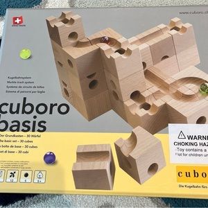 CUBORO wooden marble run